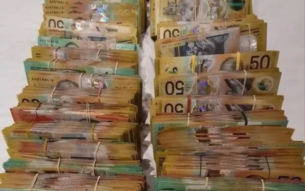 How much is a million dollars in prop money: strapped specimen prop stacks of Australian notes